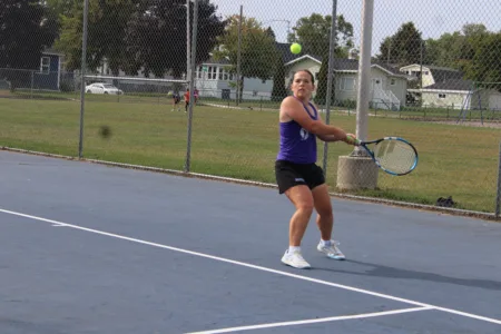 Braves defeat Maroons in tennis action
